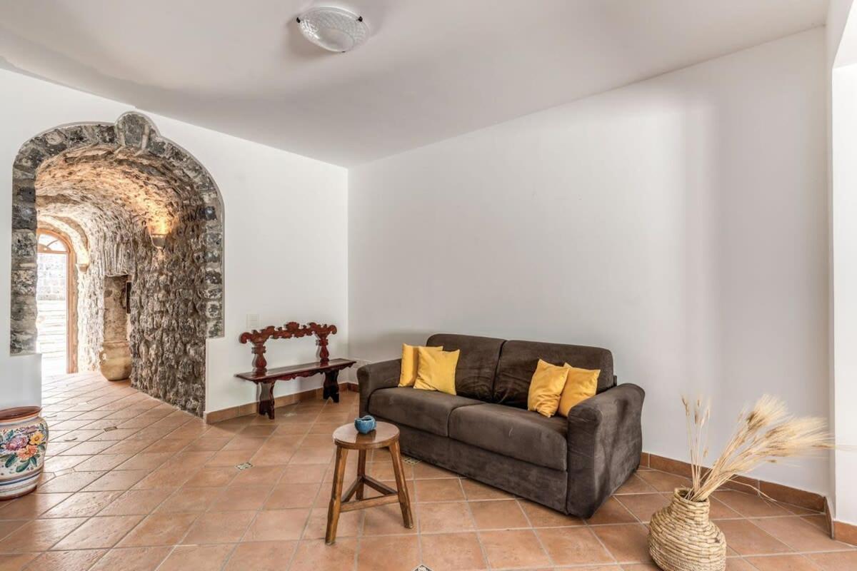 מסה לוברנסה Villa Mimosa Rustic Elegance Views & Pool מראה חיצוני תמונה
