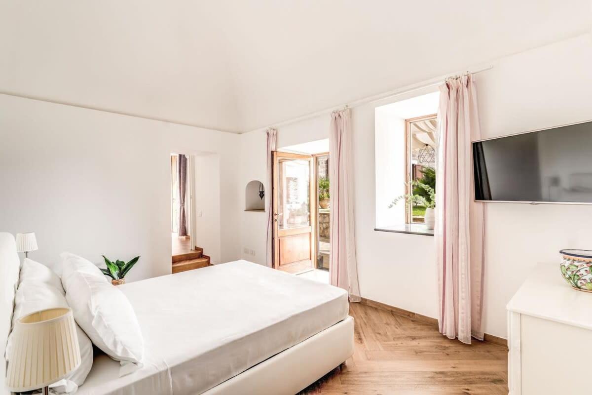מסה לוברנסה Villa Mimosa Rustic Elegance Views & Pool מראה חיצוני תמונה