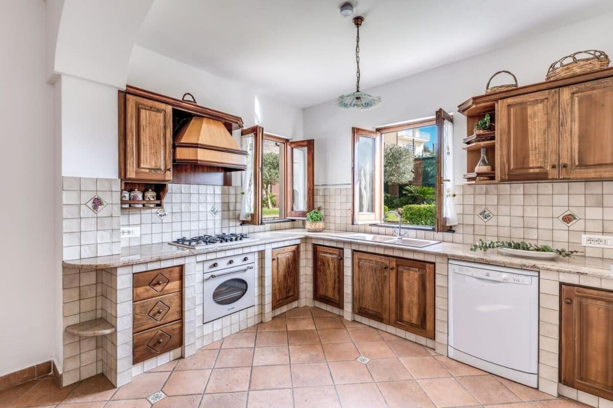 מסה לוברנסה Villa Mimosa Rustic Elegance Views & Pool מראה חיצוני תמונה