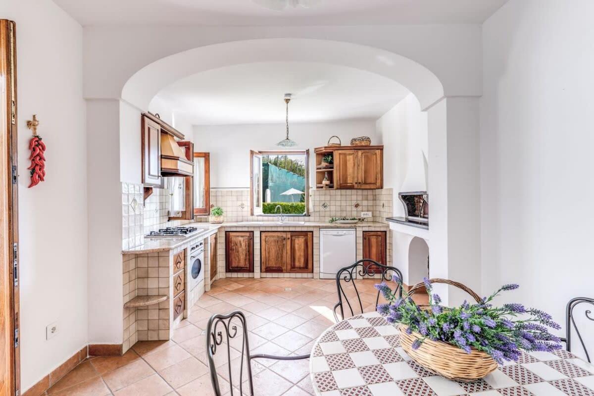 מסה לוברנסה Villa Mimosa Rustic Elegance Views & Pool מראה חיצוני תמונה