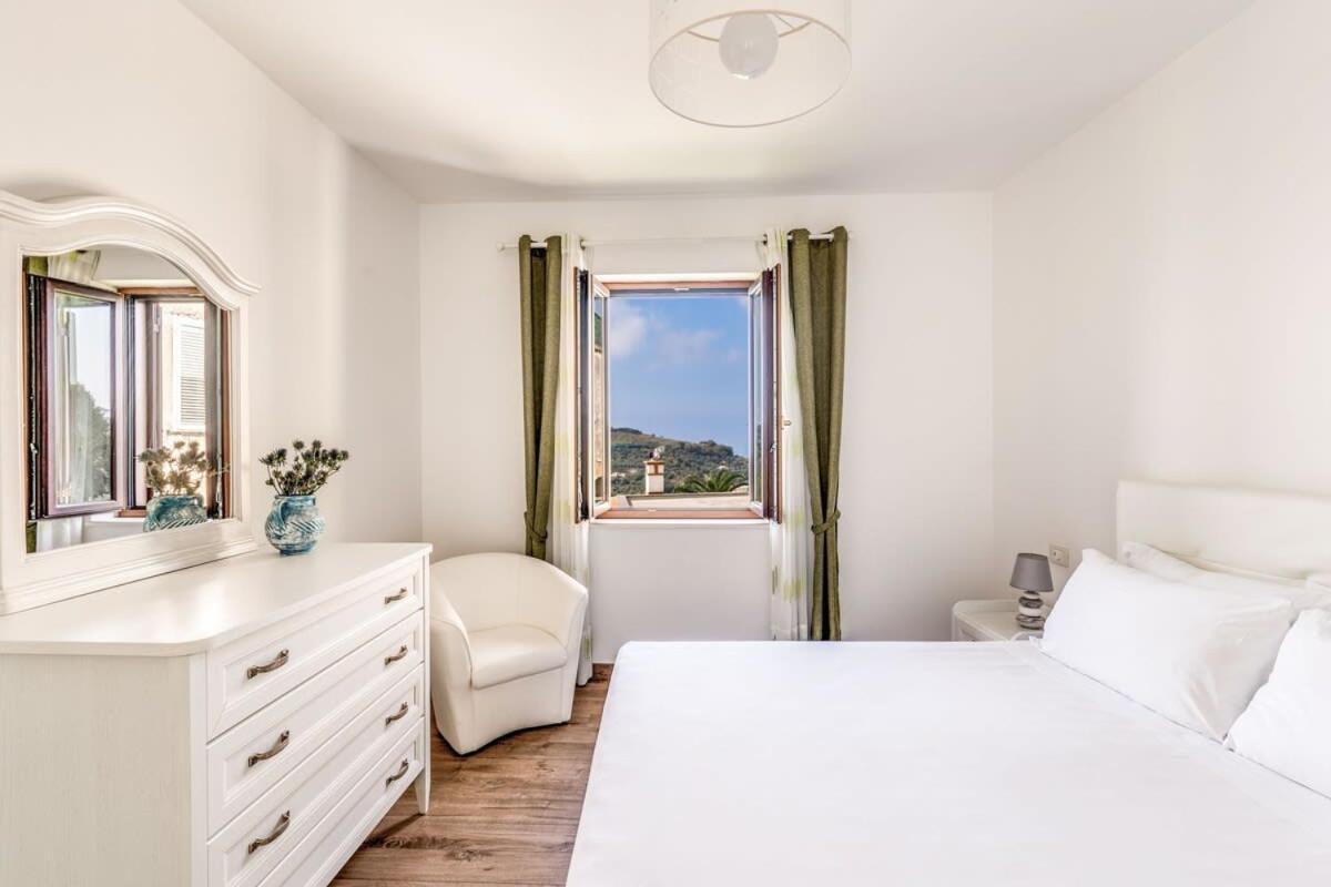 מסה לוברנסה Villa Mimosa Rustic Elegance Views & Pool מראה חיצוני תמונה